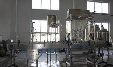 自動(dòng)定量灌裝機(jī)在生產(chǎn)企業(yè)的使用